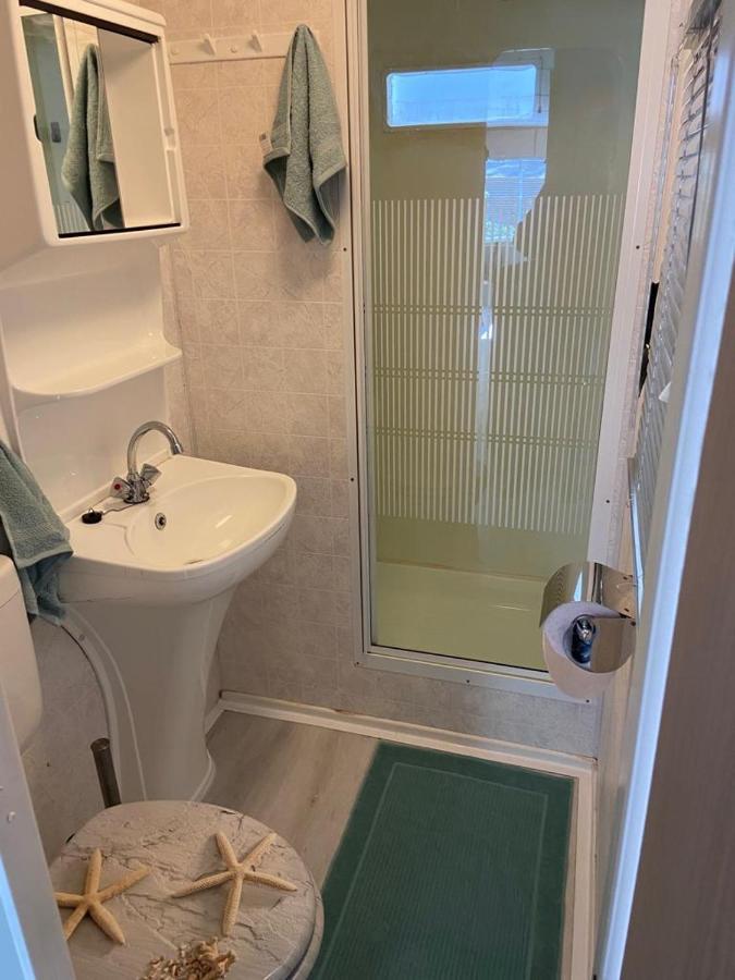 Te Huur: Leuke 4-Persoons Stacaravan Op Top Locatie! Hoenderloo Exteriör bild